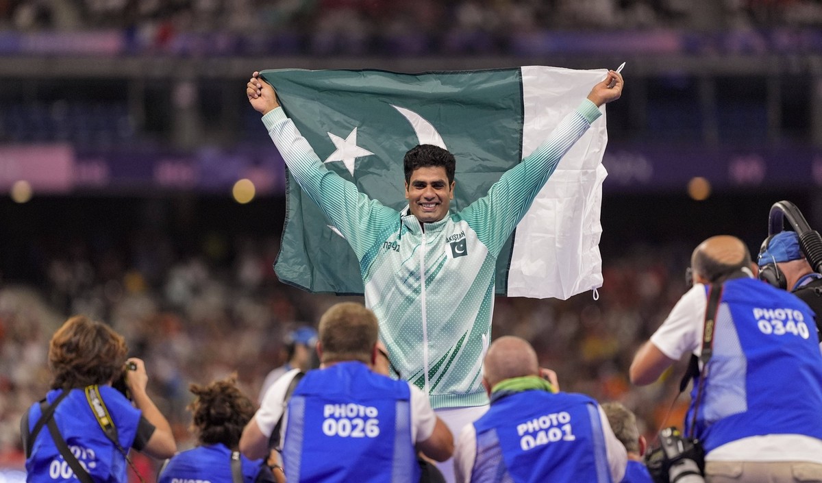 Paris Olympics: Athletics Paris: Pakistan s Arshad Nadeem celebrates after winning the gold medal in the men s javelin throw athletics event at the 2024 Summer Olympics, in Paris, France, Thursday, Au ...