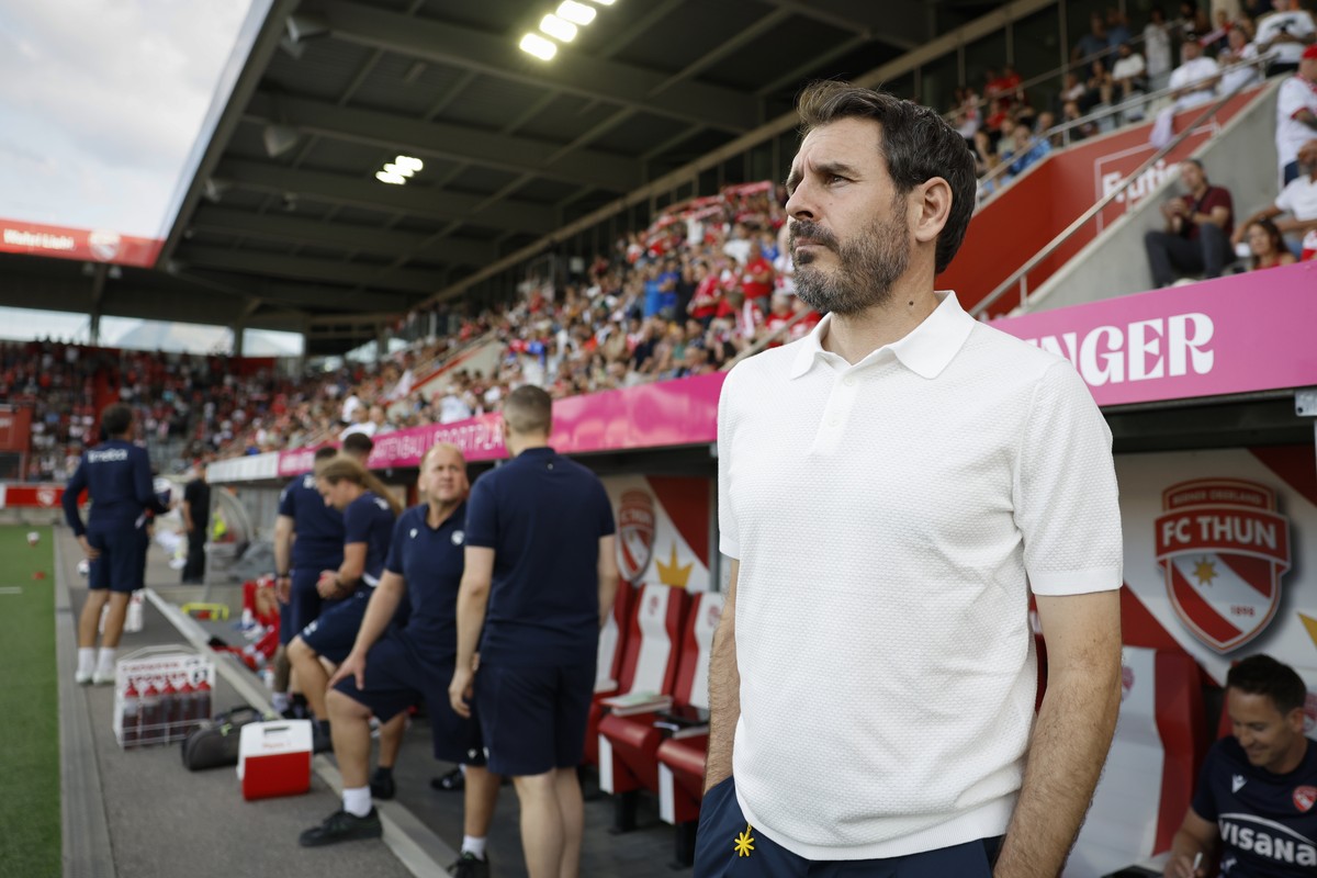 epa13125269 Thun's head coach Gian-Luca Privitelli looks on ahead of the UEFA Champions League second qualifying round match between FC Thun and Dinamo Zagreb, in Thun, Switzerland, 21 July 2026. ...