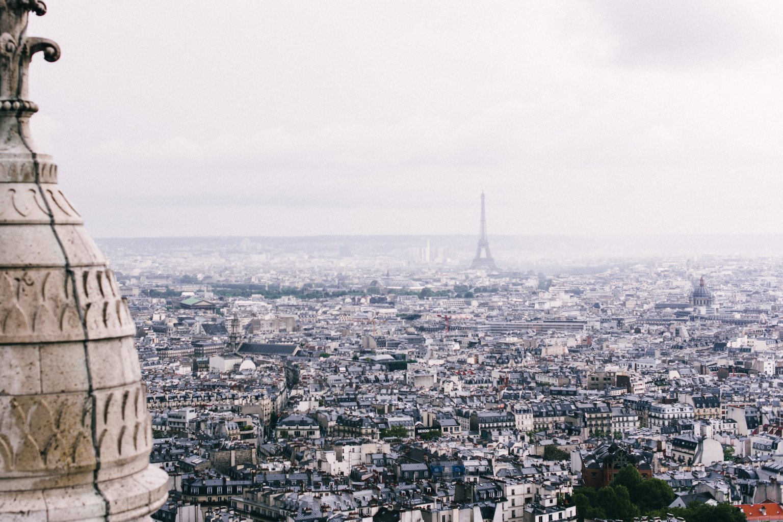 Paris
https://unsplash.com/photos/ehRcjDepSQE