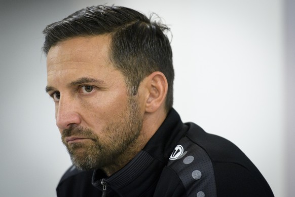 Trainer Joe Zinnbauer an einer Medienkonferenz des FC St. Gallen vor dem morgigen Cupspiel gegen den FC Zuerich, am Mittwoch, 6. Oktober 2016, in St. Gallen. (KEYSTONE/Gian Ehrenzeller)