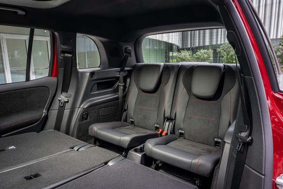 Der Mercedes EQB ist optional mit einer dritten Sitzreihe für Kinder erhältlich