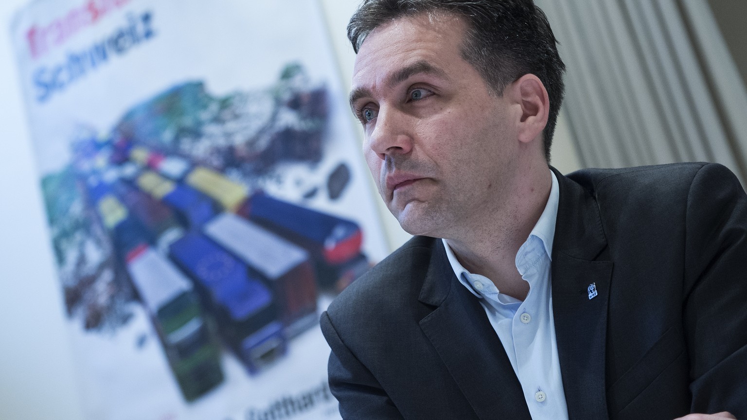 Thomas Vellacott, CEO der Umweltorganistation WWF, spricht an der Pressekonferenz des Komitees "Nein zur 2. Gotthardroehre", am Dienstag, 12. Januar 2016, in Bern. Am 28. Februar 2016 stimmt ...