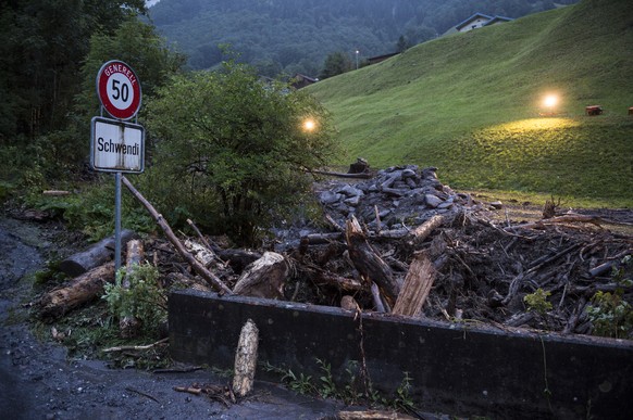 Die Zufahrt zum Weisstannental ist wieder offen: Ortsschild von Schwendi.