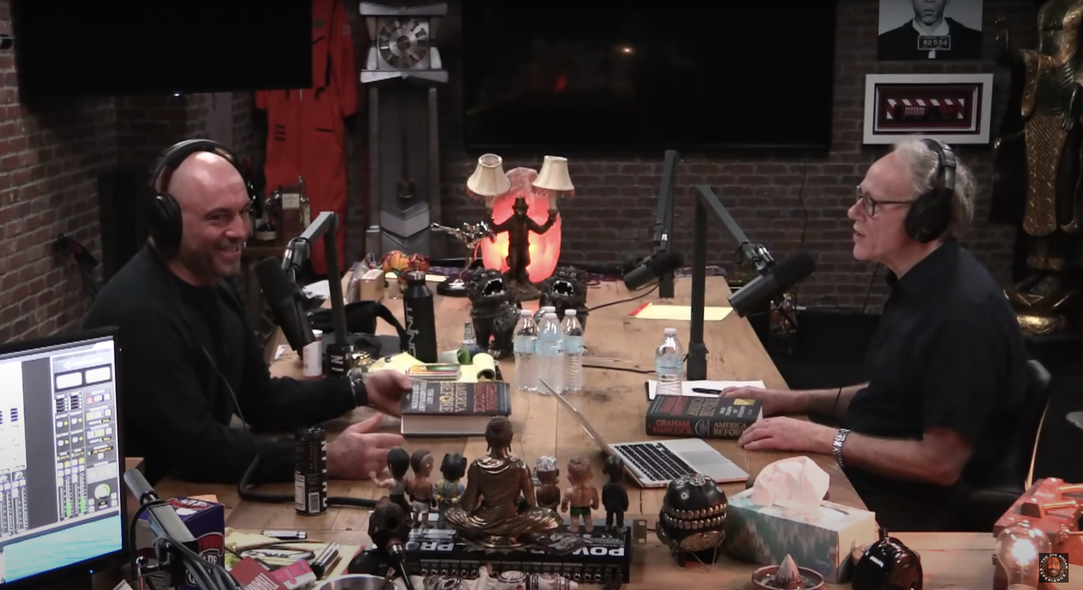 Invité régulier du controversé podcast «The Joe Rogan Experience», Graham Hancock assume parfaitement sa mise à ban de la communauté scientifique.