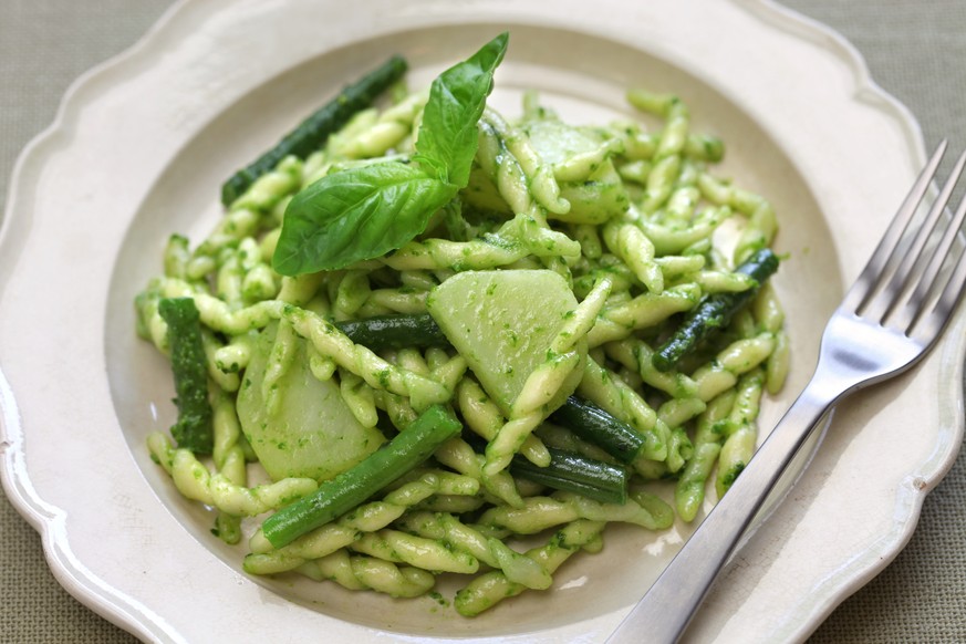 trofie all pesto con patate e fagiolini pasta italien ligurien