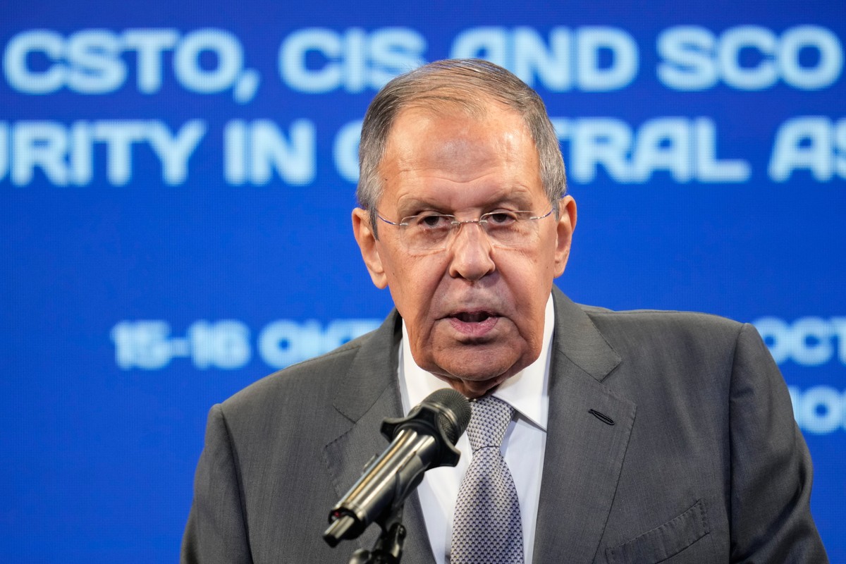epa13308538 Russian Foreign Minister Sergey Lavrov addresses a conference on security in Central Asia and Afghanistan in Moscow, Russia 16 October 2026. EPA/PAVEL BEDNYAKOV / AP / POOL
