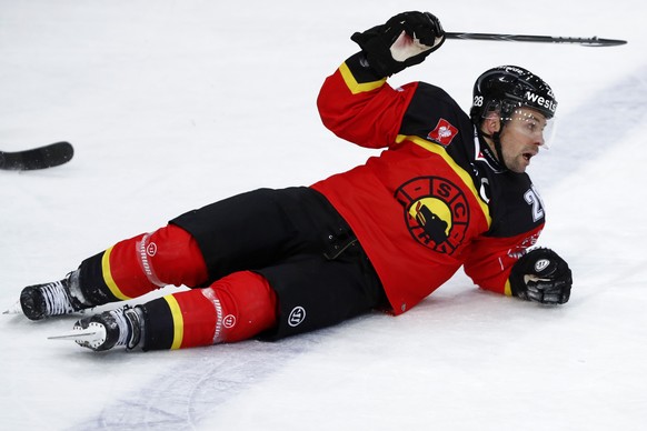 Berns Martin Pluess during a Champions Hockey League round of 32, 2nd leg match between SC Bern of Switzerland and Red Bull Salzburg of Austria at the Postfinance Arena in Bern, Switzerland, Tuesday,  ...