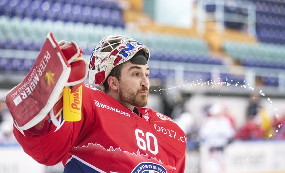 Rapperswils Goalie Melvin Nyffeler im Eishockey Spiel der National League zwischen den Rapperswil Jona Lakers und dem HC Lugano am Montag, 28. Dezember 2020, in der St. Galler Kantonalbank Arena in Ra ...