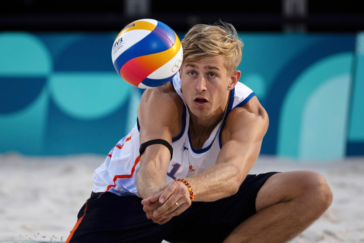 FILE - Netherlands' Steven Van De Velde hits the ball during the men's Pool B beach volleyball match between Norway and the Netherlands at Eiffel Tower Stadium at the 2024 Summer Olympics, A ...