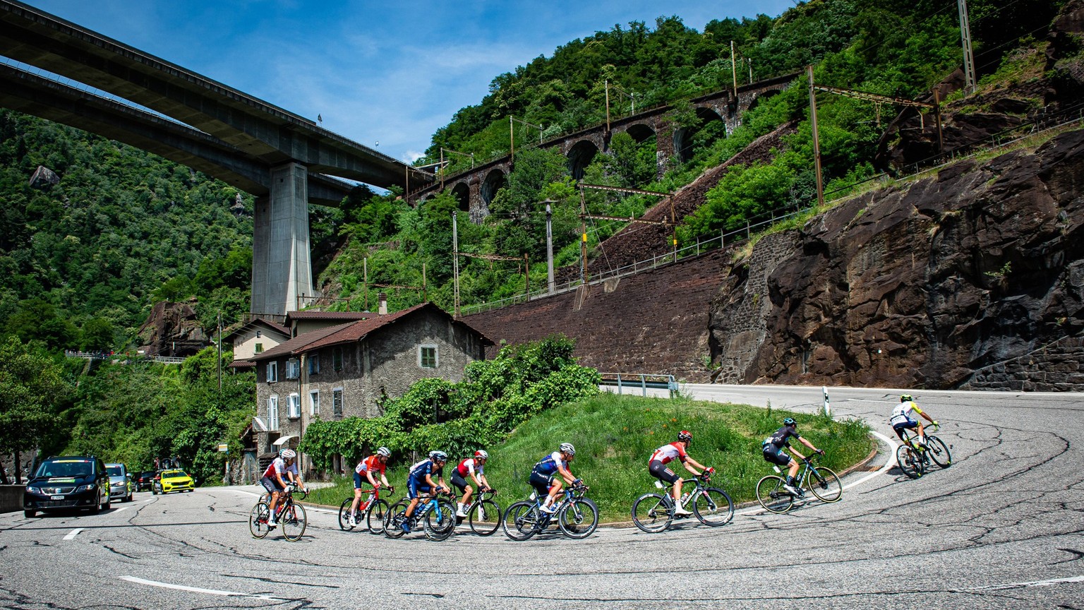 Leader Group: Tour de Suisse - Men 2022 - 6. Stage Leader Group Querformat - quer - horizontal - Landscape - Event/Veranstaltung: Tour de Suisse - Elite Men - 6. Stage - Category/Kategorie: Cycling -  ...