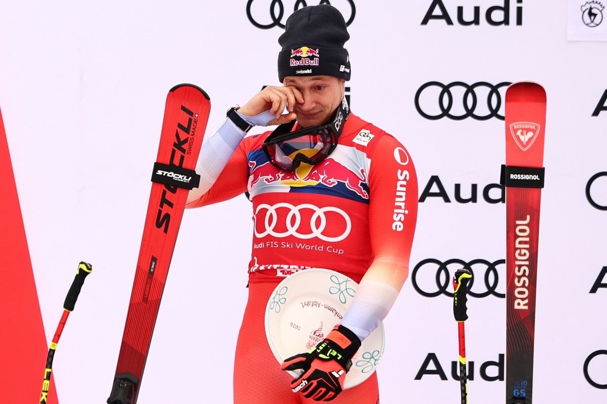 Marco Odermatt finit en larmes, à la deuxième place de la mythique Streif.