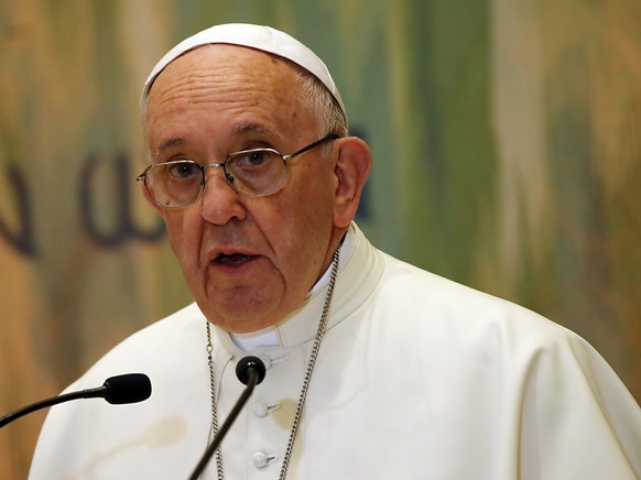 Papst Franziskus übt in seinem Buch Kritik an den Corona-Verweigerern. (Archivbild)