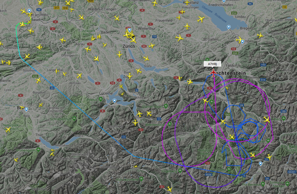 Die Flugbahn der&nbsp;Boeing 747 wirkt auf den ersten Blick skurril.