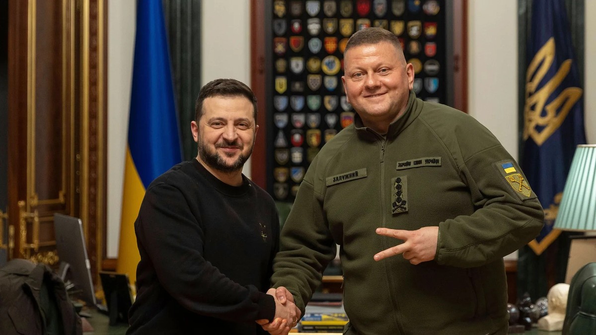 Le président ukrainien Zelensky avec l'ancien commandant en chef Salouchny : ils sont désormais considérés comme des rivaux politiques.