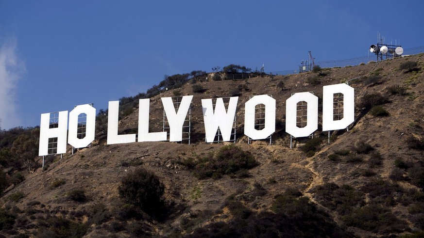 epa03065609 A photo of the Hollywood sign in Hollywood California , USA, 01 November 2007. Two Los Angeles dog walkers made a grisly discovery when they found a severed head underneath the famous..Hol ...