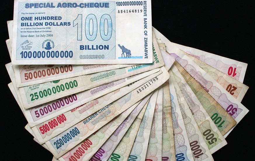 In Zimbabwe herrschteInflation. Die Hundert-Milliarden-Dollar-Note zeugt davon.