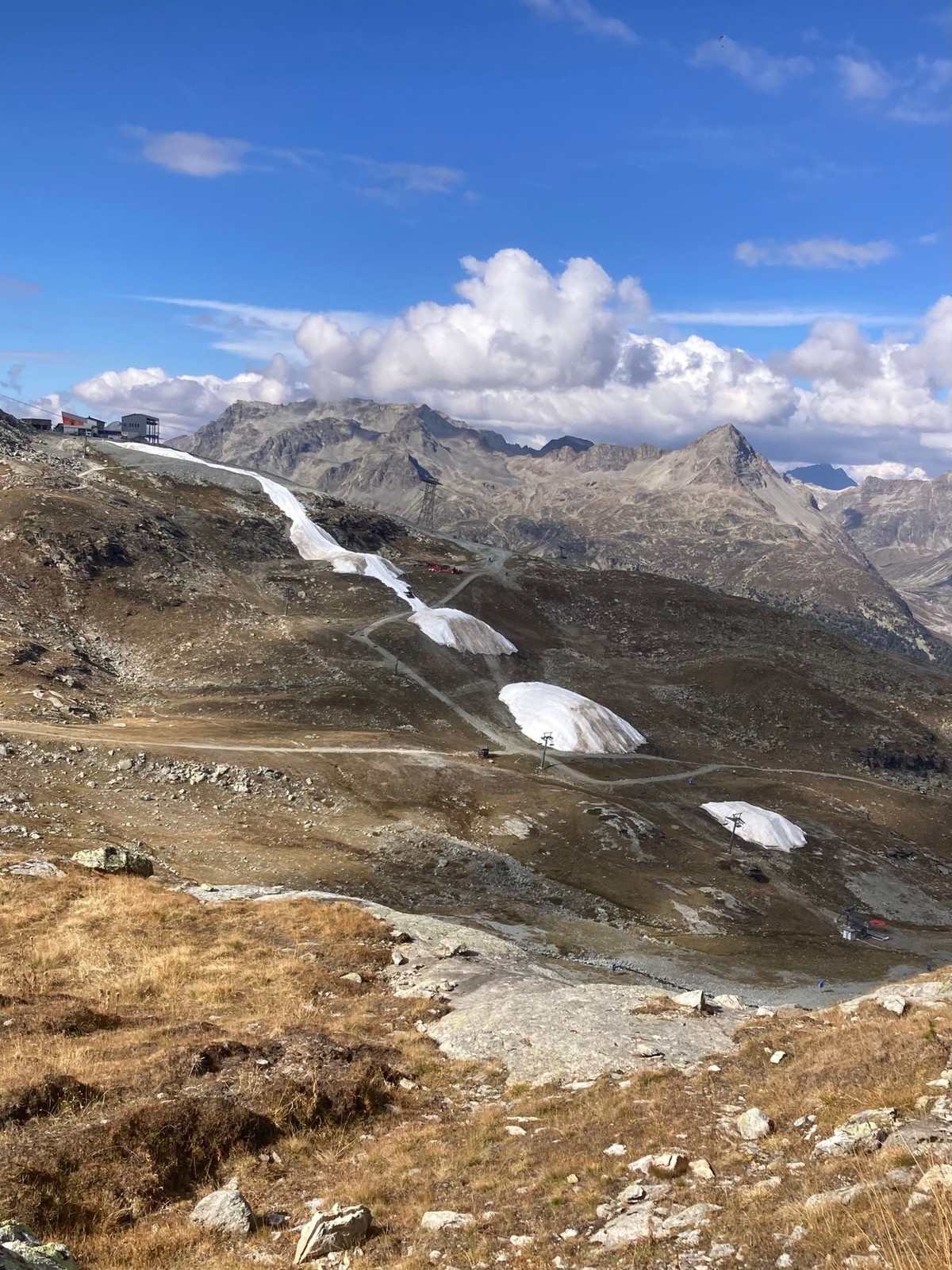 Des dépôts de neige au Corvatsch en septembre 2026.