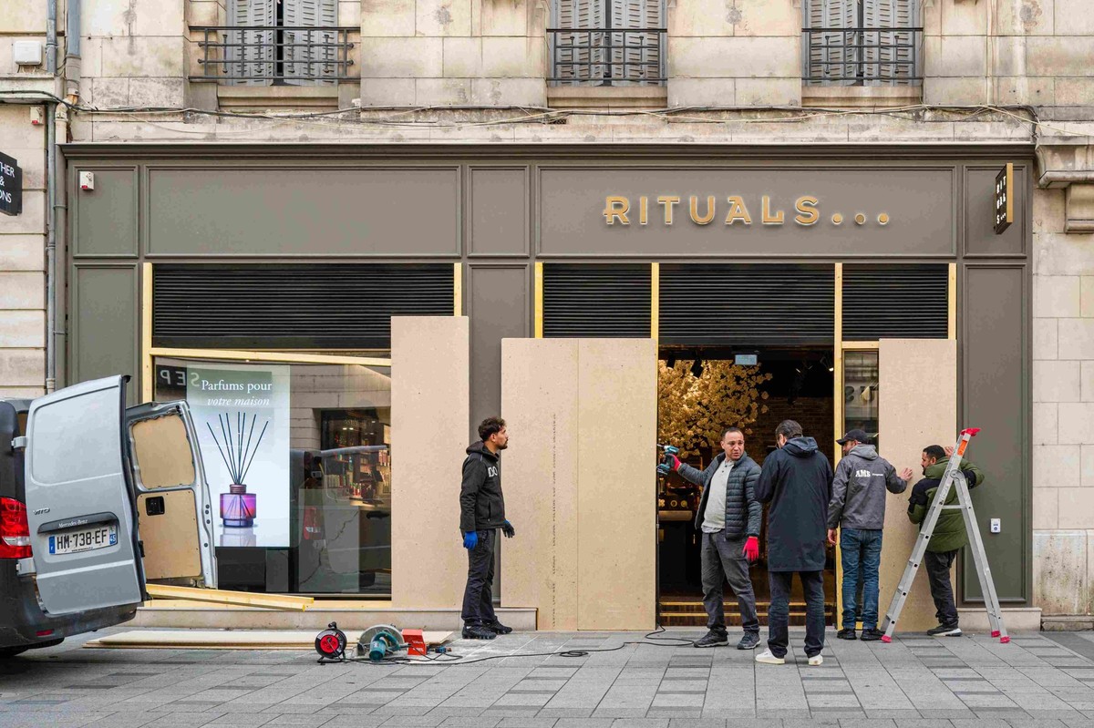 Les commerçants d'Orléans se préparent au pire.