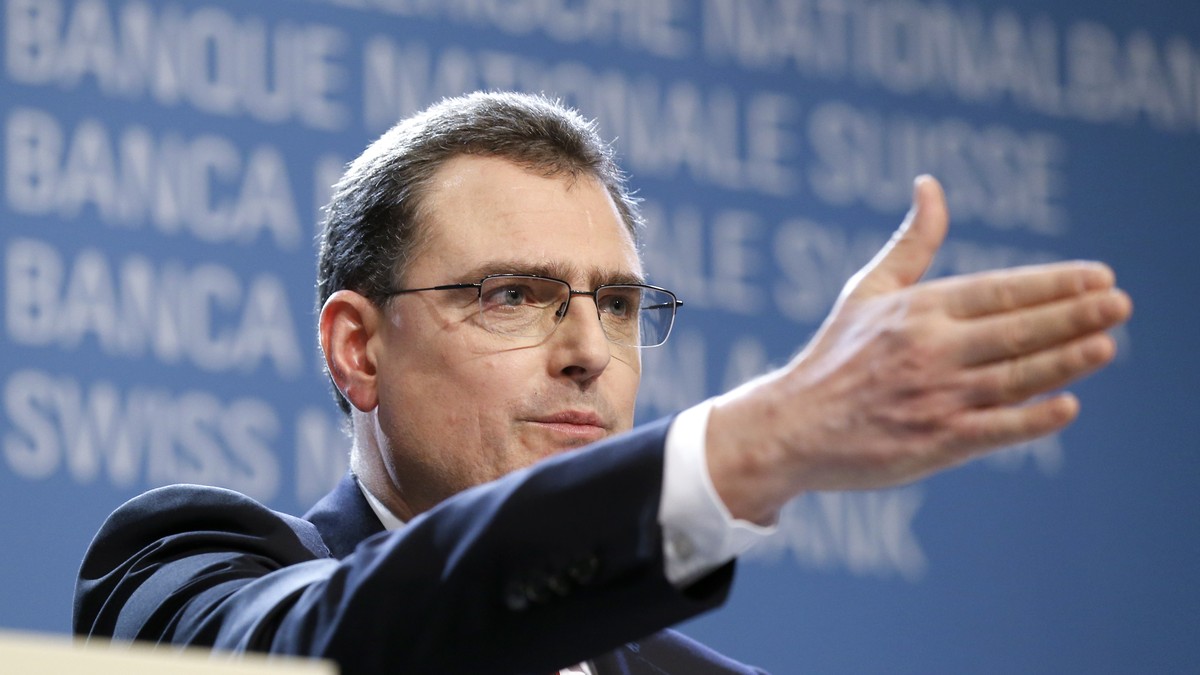 Thomas Jordan, Praesident des Direktoriums der Schweizerischen Nationalbank SNB, spricht waehrend dem Jahresend-Mediengespraech der SNB, am Donnerstag, 14. Dezember 2017, in Bern.(KEYSTONE/Peter Klaun ...