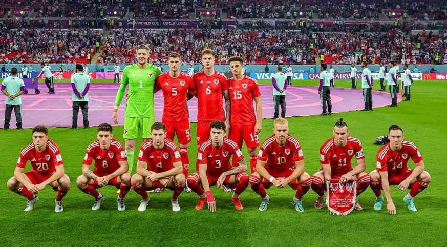 USA v Wales 2022 FIFA World Cup, WM, Weltmeisterschaft, Fussball 21/11/2022. Match Four Wales line up during the 2022 Fifa World Cup match between USA and Wales at Ahmad bin Ali Stadium, Al Rayyan, Qa ...