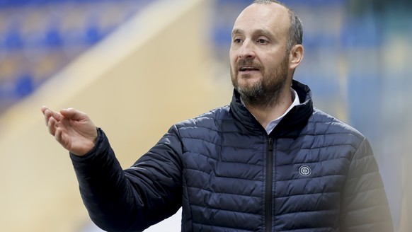 Davos&#039; Cheftrainer Christian Wohlwend beim Eishockey-Qualifikationsspiel der National League zwischen dem HC Davos und dem EV Zug, am Mittwoch, 30. Dezember 2020, im Eisstadion in Davos. (KEYSTON ...