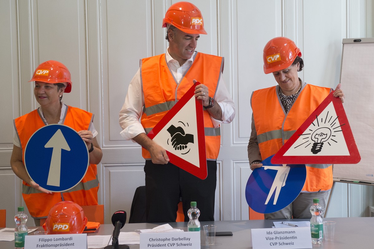 Im Wahlkampf 2015 präsentierte sich die CVP-Führung in Bauarbeiter-Kluft. Auch die eigene Partei ist eine Baustelle.