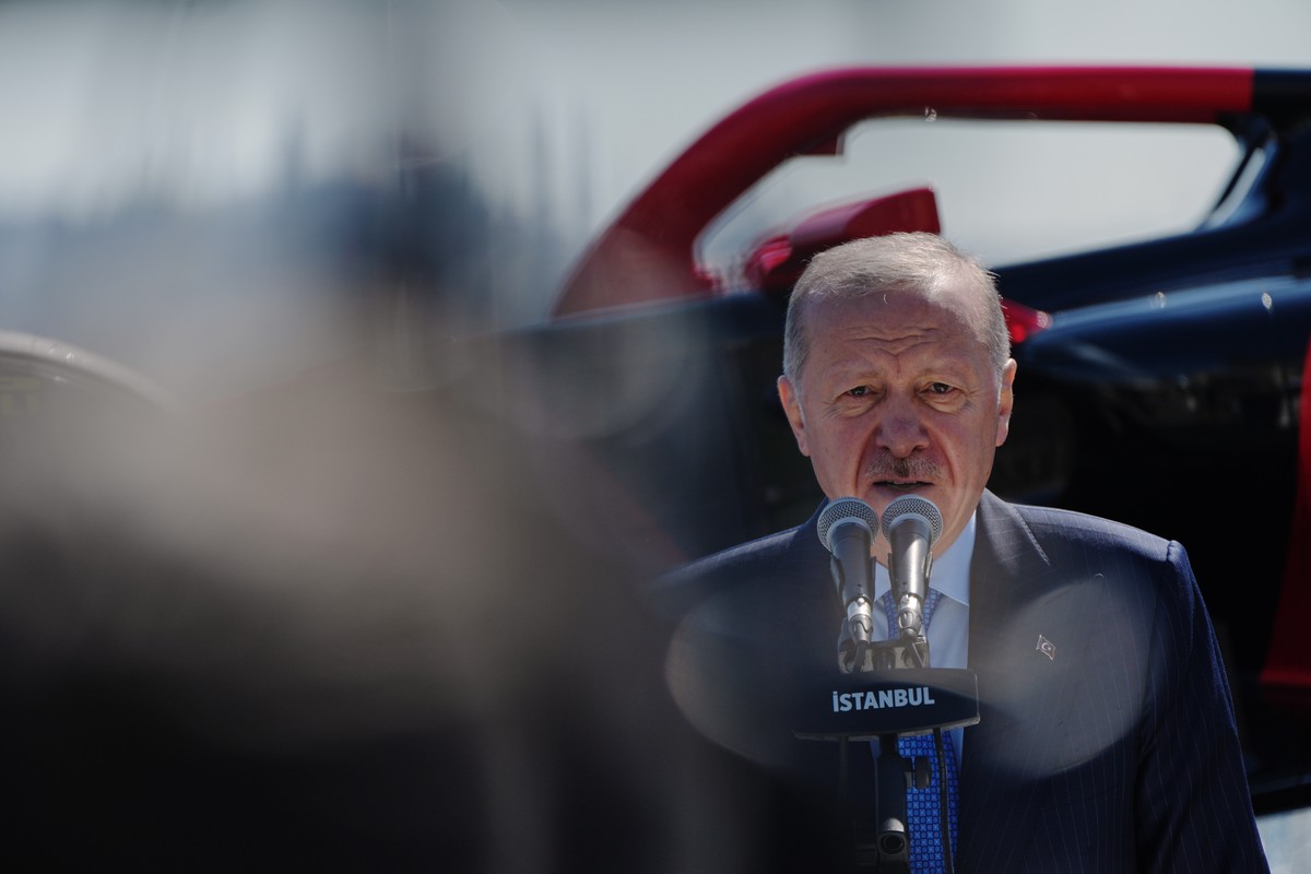 Turkey's President Recep Tayyip Erdogan gives a speech at Dolmabahce palace in Istanbul, Turkey, Friday, April 24, 2026, during an event to announce that Turkish Grand Prix is back on the Formula ...