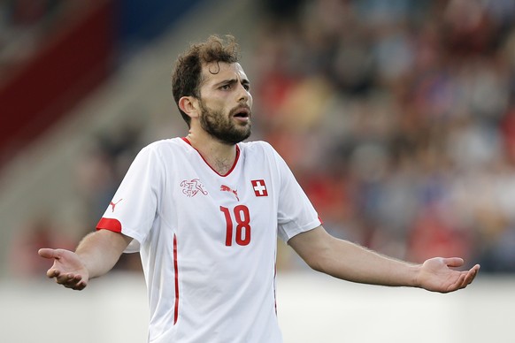 Switzerlands&#039;s Admir Mehmedi reacts during the international friendly soccer match between Switzerland and Liechtenstein at the Stockhorn Arena in Thun, Switzerland, Wednesday, June 10, 2015. (KE ...