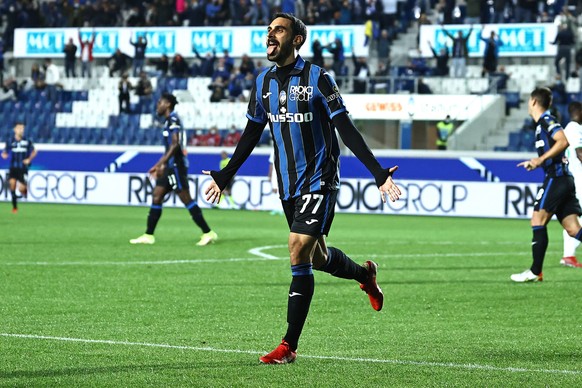 epa09480283 Atalanta&#039;s Davide Zappacosta celebrates after scoring the 2-0 goal during the Italian Serie A soccer match between Atalanta BC and Sassuolo at the Gewiss Stadium in Bergamo, Italy, 21 ...