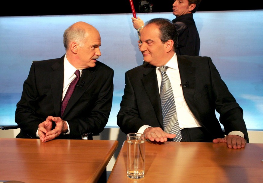Giorgos Papandreou (l.) und Kostas Karamanlis.