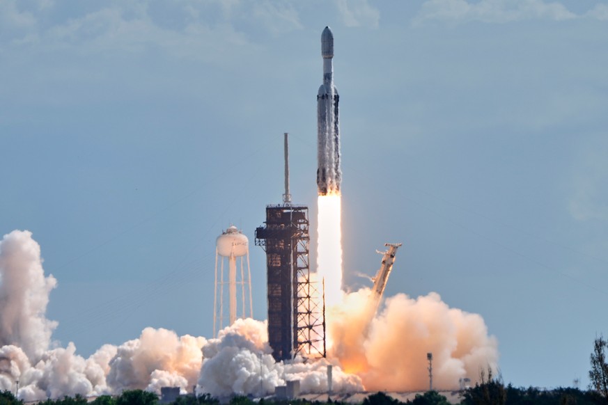 A SpaceX Falcon Heavy rocket lifts off from pad 39A at the Kennedy Space Center in Cape Canaveral, Fla., Wednesday, April 29, 2026. (AP Photo/John Raoux)
SpaceX Falcon Heavy Launch