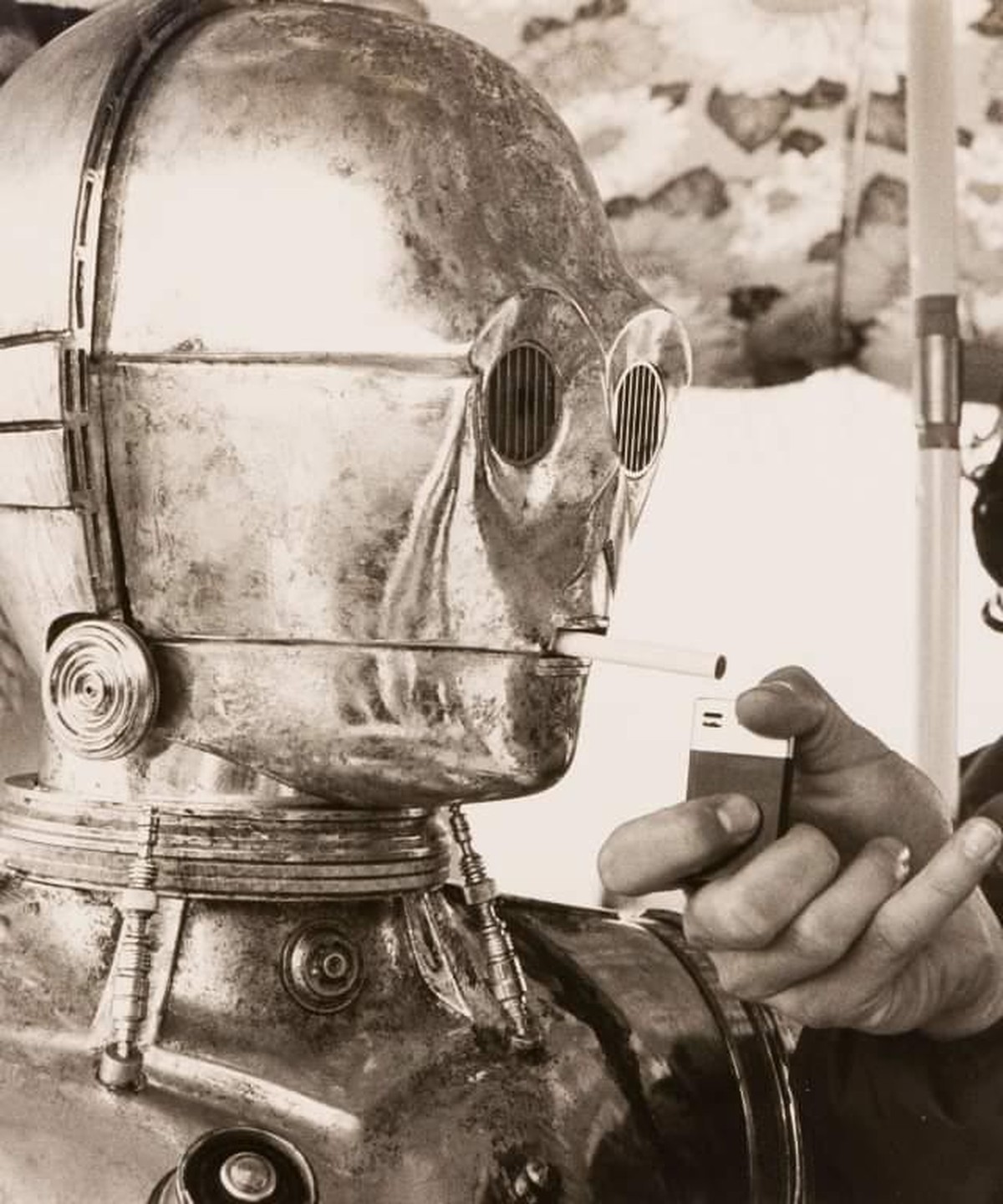 Anthony Daniels on the set of Star Wars (1976)