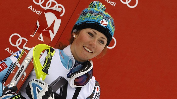 Bildnummer: 09291317 Datum: 29.12.2011 Copyright: imago/Camera 4/PhotoSI
Third placed Mikaela Shiffrin of USA celebrates her medal won in women slalom race of Audi FIS Alpine skiing World cup in Lien ...