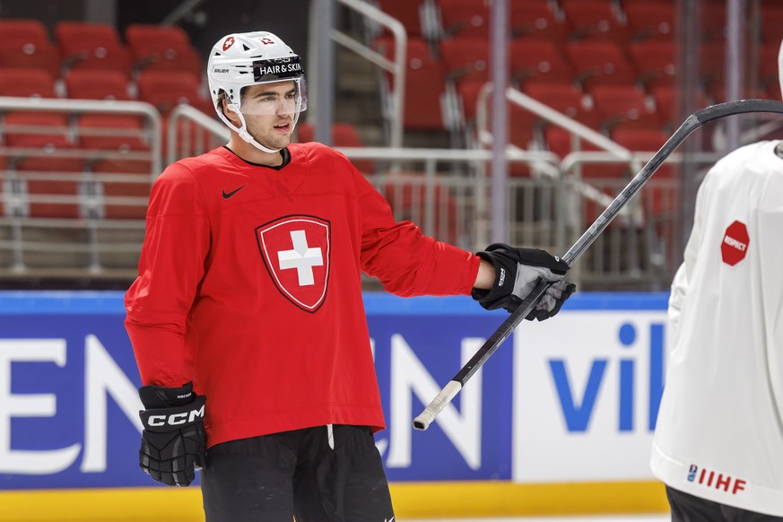 Switzerland&#039;s forward Nico Hischier gestures, during a optional Switzerland team training session at the IIHF 2023 World Championship, at the Riga Arena, in Riga, Latvia, Wednesday, May 24, 2023. ...