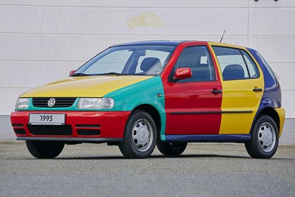 Rosso Corsa oder Viper Green – welche Autofarbe hätten Sie denn gern?
Wer sich nicht für eine Farbe entscheiden kann empfiehlt sich das farbenfrohe Sondermodell  VW Polo Harlekin. 