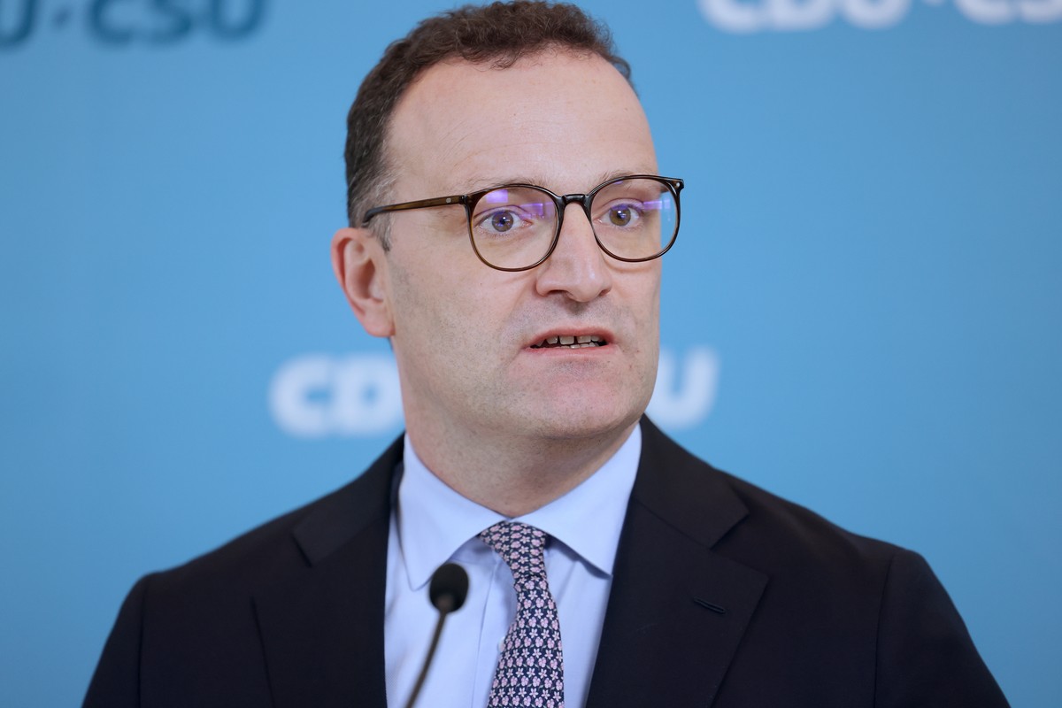 epa12096518 Christian Democrats (CDU) faction leader Jens Spahn attends a news conference before a faction meeting at the German Bundestag (Parliament) in Berlin, Germany, 13 May 2025. EPA/HANNIBAL HA ...