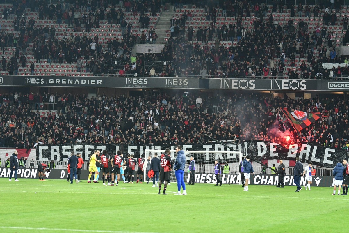 April 8, 2023, Nice, France: Nice, France, Allianz Riviera, April 08, 2023, supporters of nice during OGC Nice vs Paris Saint Germain PSG - French football Ligue 1 match. French football Ligue 1 match ...