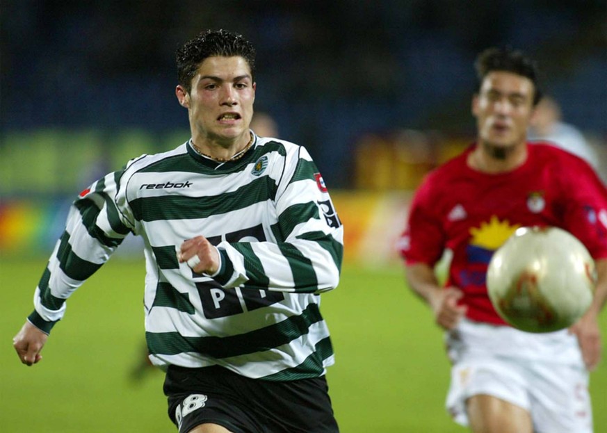 Cristiano Ronaldo L Sporting Lissabon SuperLiga 2002/2003 xVIxASFxIVx PUBLICATIONxINxGERxSUIxAUTxHUNxPOLxJPNxONLY 63419