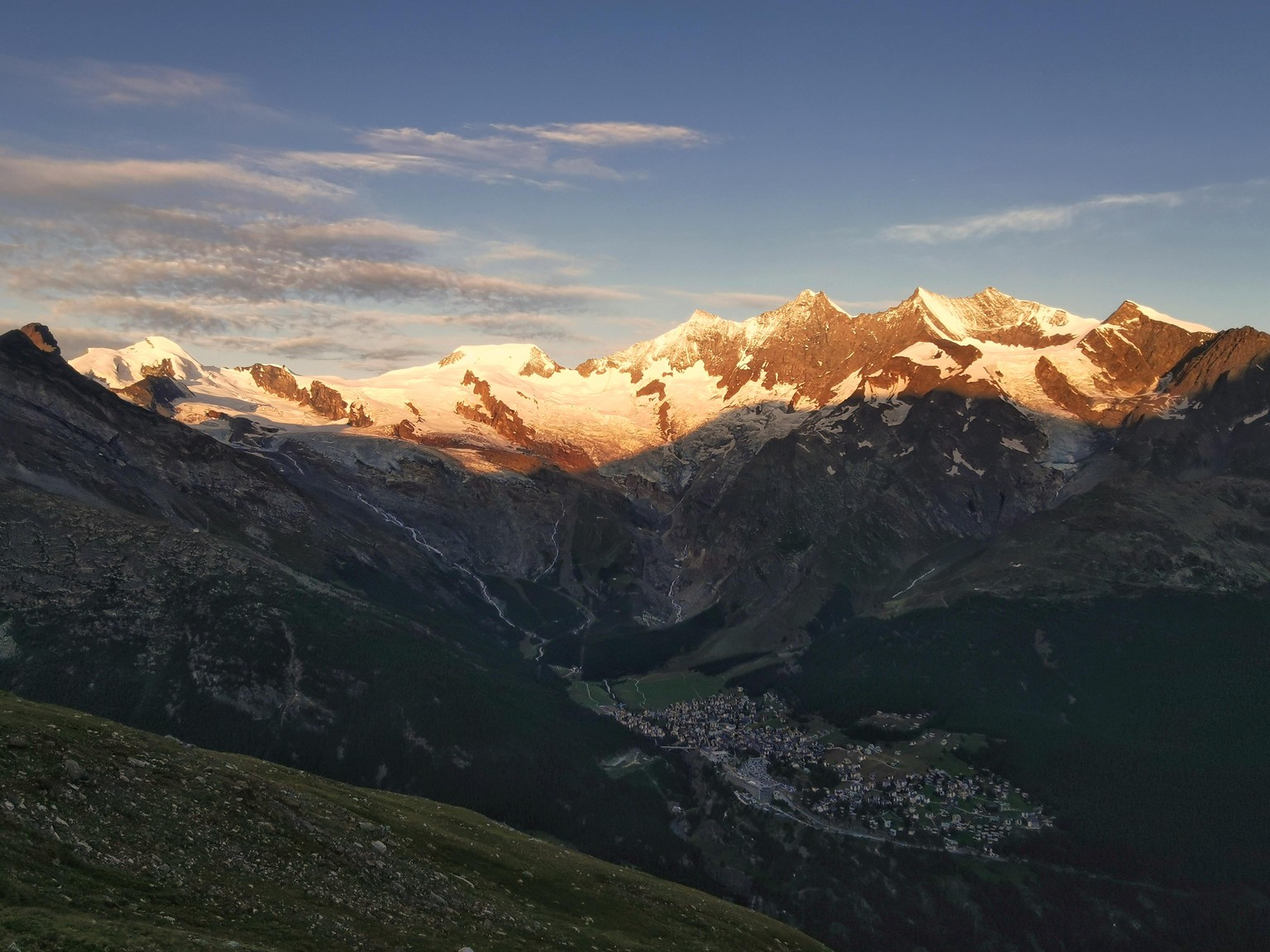 Sonnenaufgang über dem Saastal.