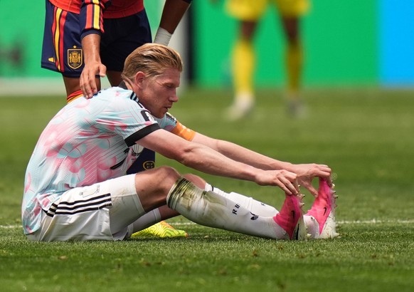 epa13103687 Kevin de Bruyne of Belgium sits on the pitch during the FIFA World Cup 2026 quarterfinals match Spain against Belgium, in Los Angeles, USA, 10 July 2026. EPA/SCOTT STRAZZANTE
