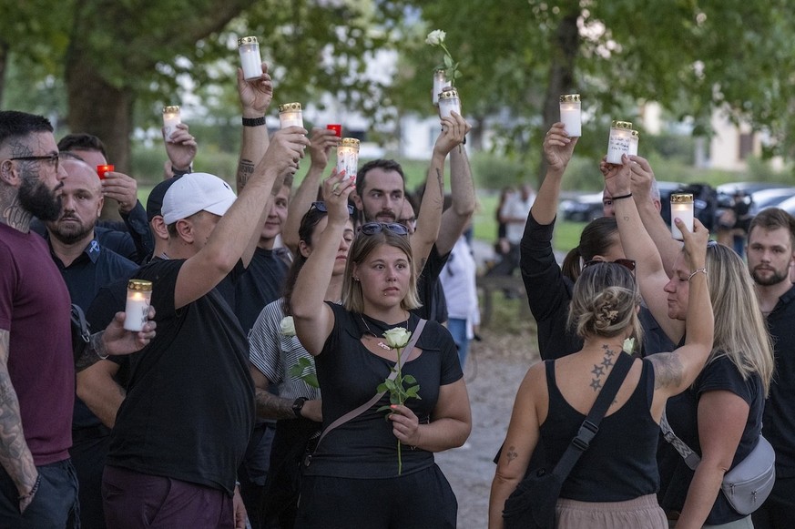 Marche blanche à Aarau après la fusillade.