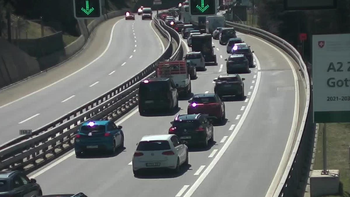 Zehn Kilometer Stau vor dem Gotthard-Nordportal zum 1. Mai