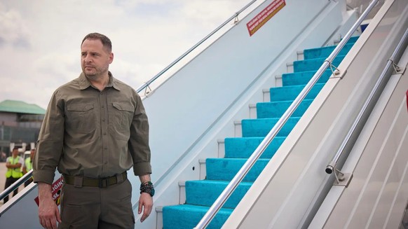 Andrij Jermak ist ein langjähriger Weggefährte des ukrainischen Präsidenten Wolodimir Selenski. Das Bild zeigt ihn während eines Aufenthaltes in der Türkei im Juli 2023.