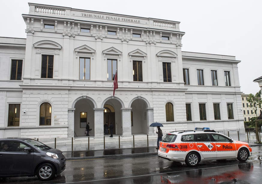 Aussenansicht des Bundesstrafgerichts in Bellinzona, aufgenommen am Montag, 28. April 2014. Vor dem Bundesstrafgericht stehen ab heute Montag zwei Kurden aus dem Irak. Ihnen wird Beteiligung an einer  ...