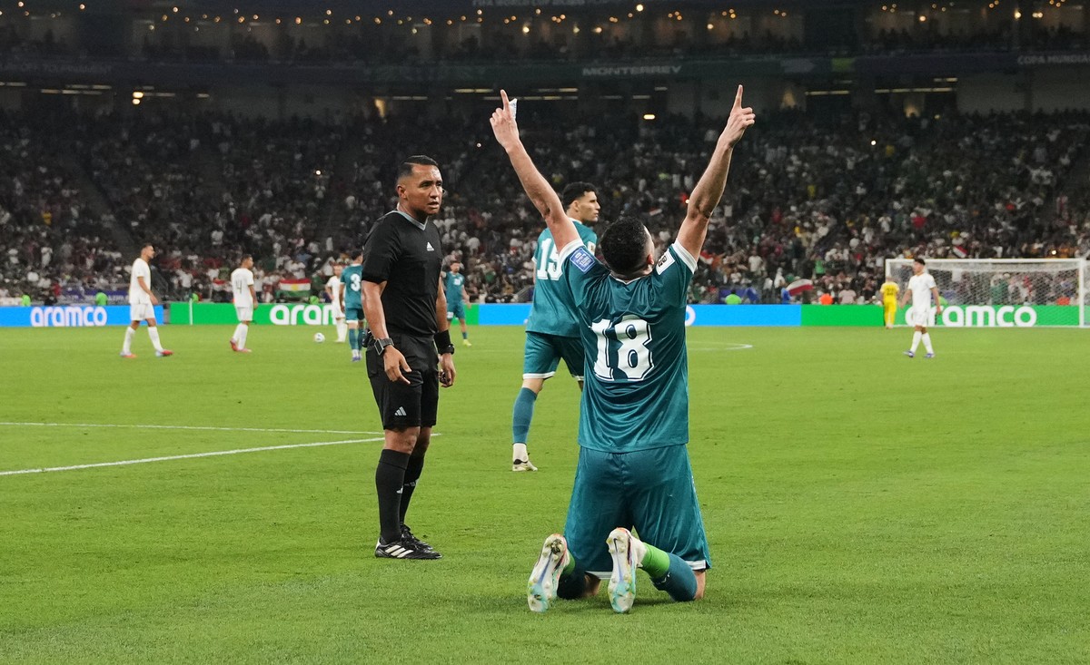 Iraq's Aymen Hussein celebrates scoring his side's 2nd goal during the World Cup playoff final soccer match between Iraq and Bolivia in Monterrey, Mexico, Tuesday, March 31, 2026. (AP Photo/ ...
