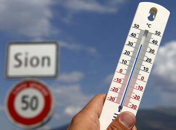 In Sitten hat es am Montag noch einen Hitzetag gegeben: Das Thermometer zeigte 30,2 Grad. (Symbolbild)