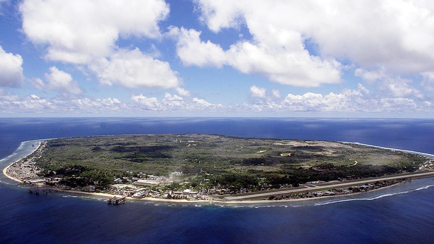 NAURU, NAURU: The barren and bankrupt island state of the Republic of Nauru awaits the arrival of 521 mainly Afghan refugees, 11 September 2001 which have been refused entry into Australia. The 25-squ ...