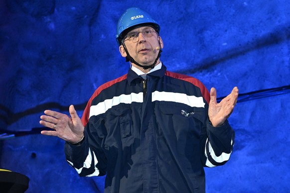 epa10401198 President and CEO of Swedish mining company LKAB Jan Mostrom speaks during a news conference at LKAB in Kiruna, Sweden, 12 January 2023. LKAB announced that Europe&#039;s largest deposit o ...