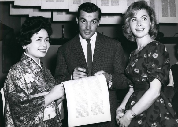 Oct. 10, 1959 - Toni Sailer now also Japan s film idol After two of his films have been shown in Japan, Toni Sailer also became film idol of the Japanese in the Gutenberg Museum in Mainz/Germany, wher ...