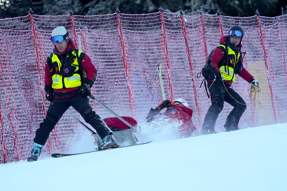 Slovakia&#039;s Petra Vlhova is carried down with a toboggan after falling during the first run of an alpine ski, women&#039;s World Cup giant slalom race, in Jasna, Slovakia, Saturday, Jan. 20, 2024. ...